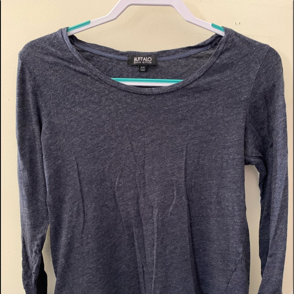Light weight long sleeve in dark blue